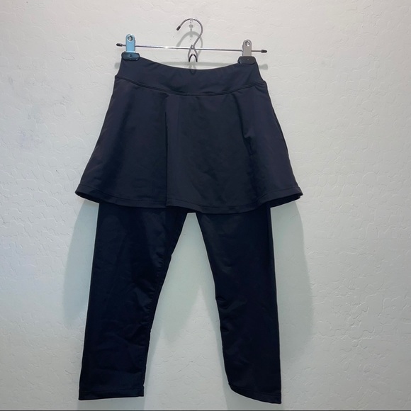 Anivivo Athletic Spandex Skirted Capris - Picture 3 of 4